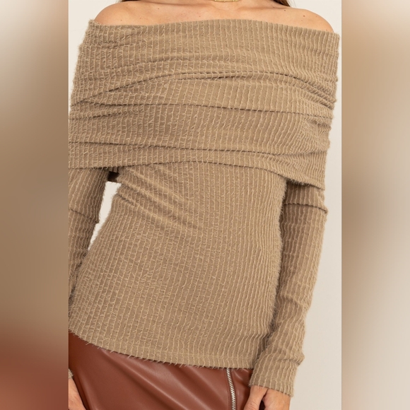 HYFVE Fuzzy Off Shoulder Textured Knit Top - Picture 3 of 7